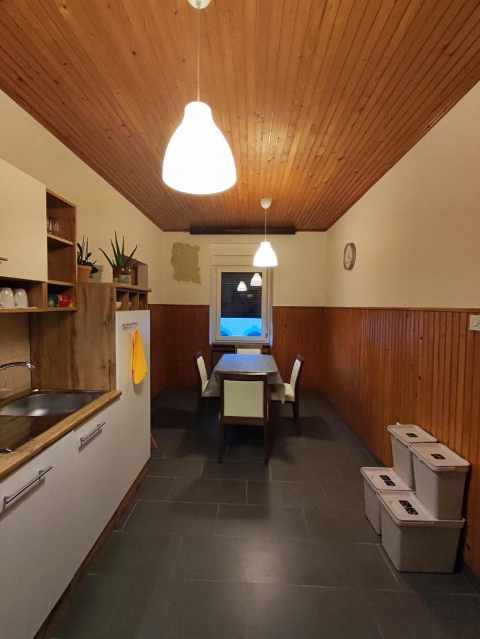 Family Hostel Pivka Eksteriør bilde