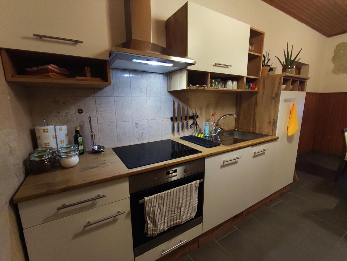 Family Hostel Pivka Eksteriør bilde