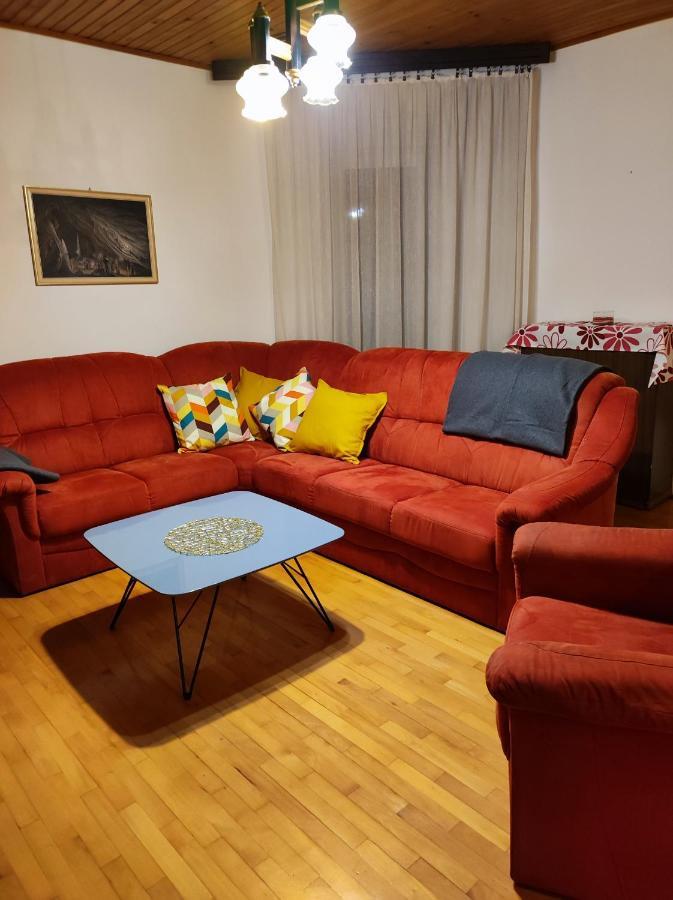 Family Hostel Pivka Eksteriør bilde