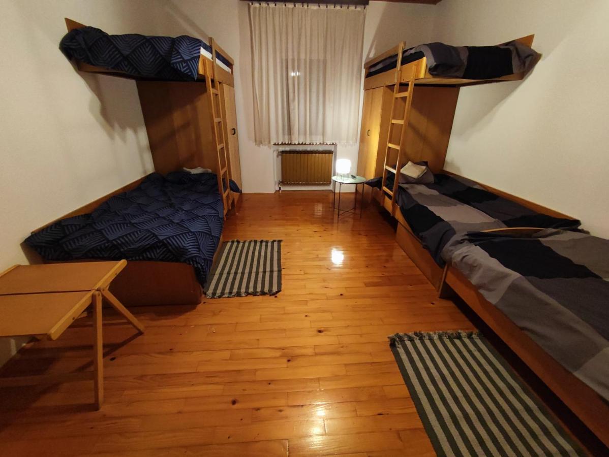 Family Hostel Pivka Eksteriør bilde