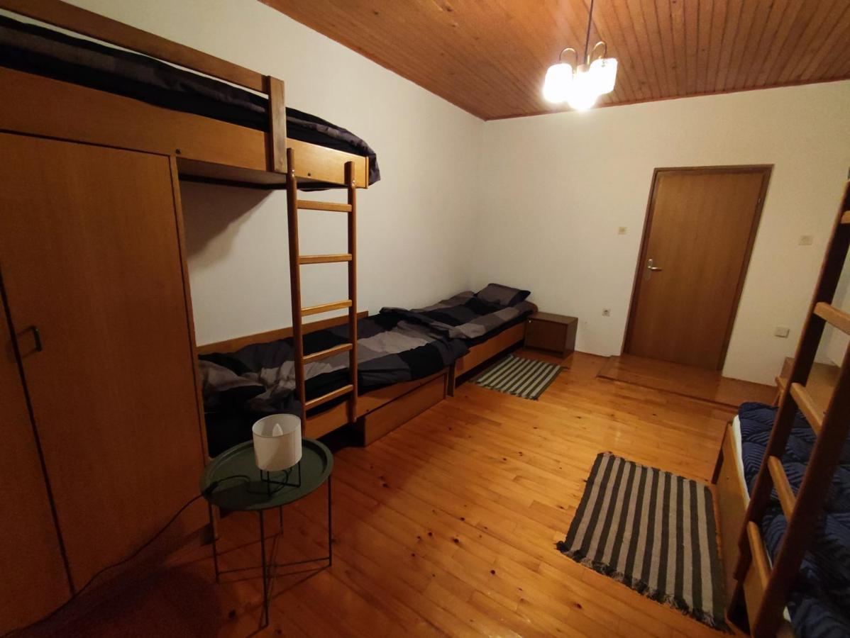 Family Hostel Pivka Eksteriør bilde