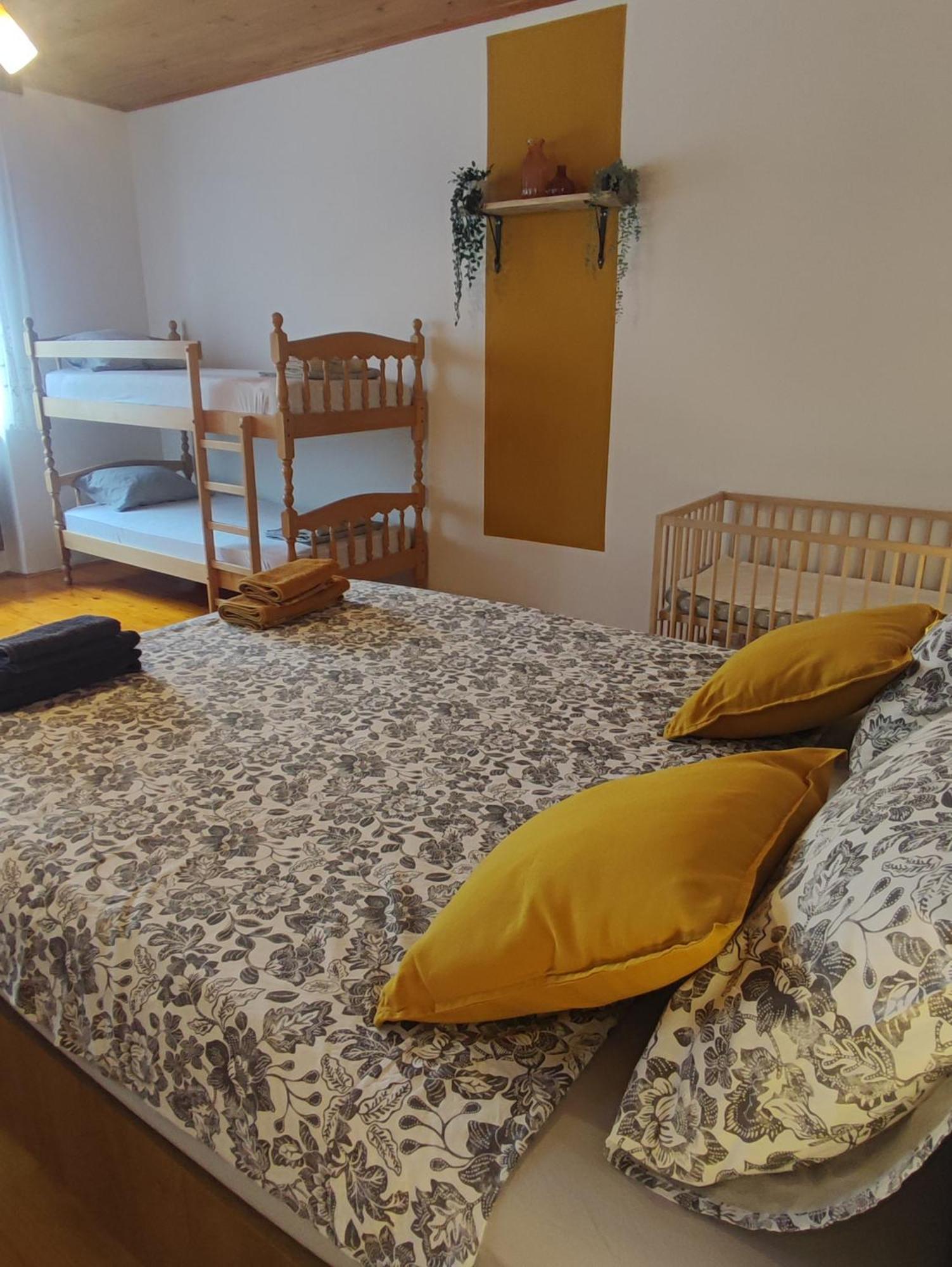 Family Hostel Pivka Eksteriør bilde