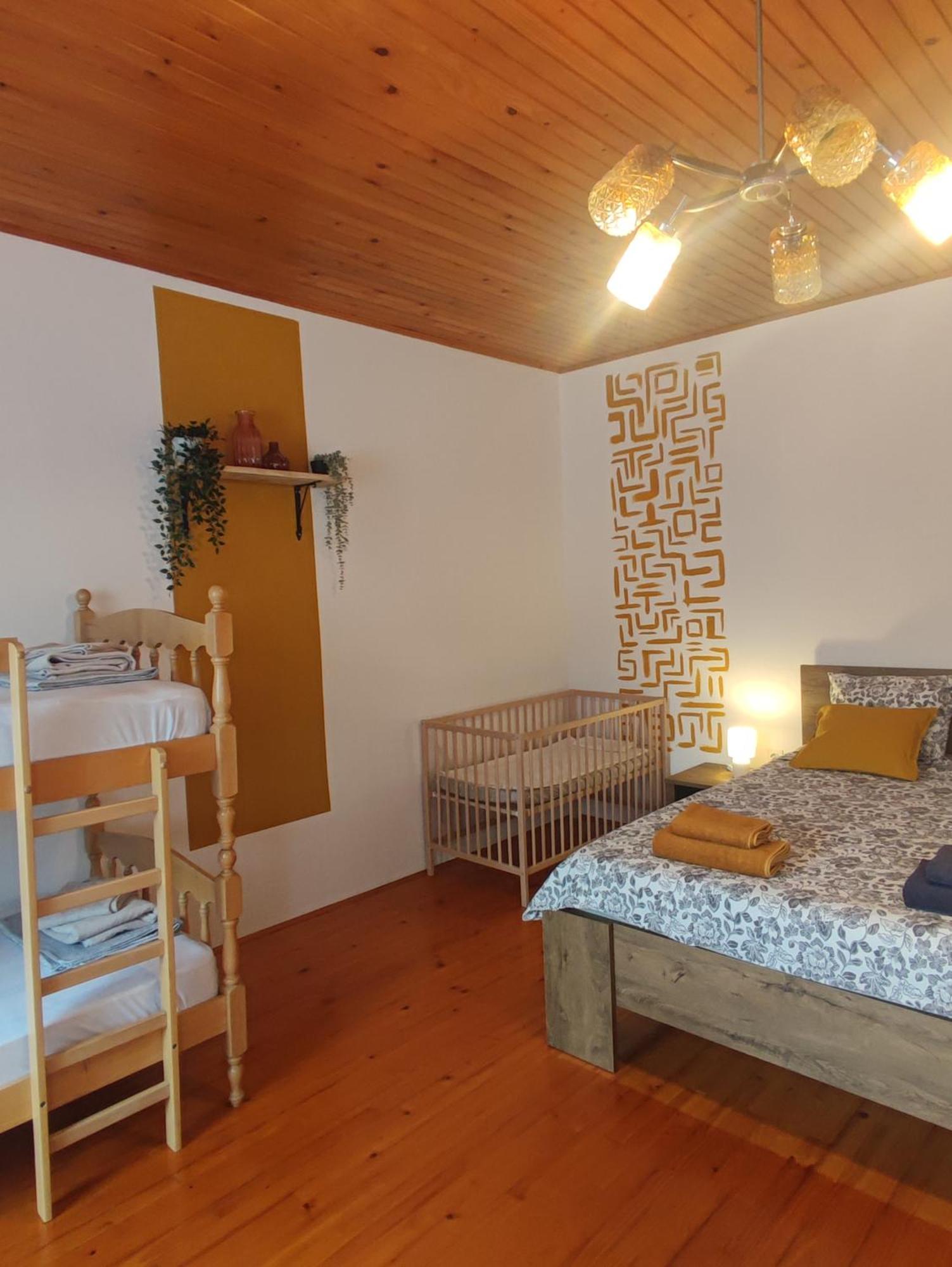 Family Hostel Pivka Eksteriør bilde