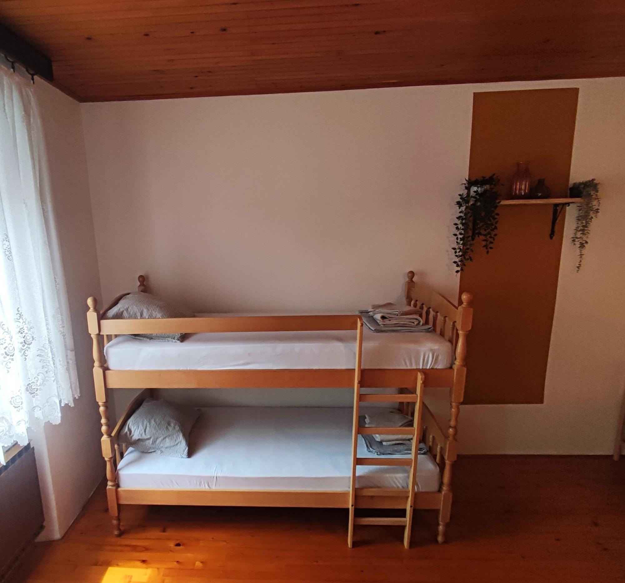 Family Hostel Pivka Eksteriør bilde